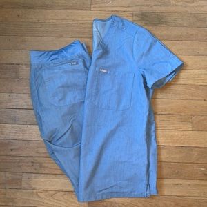 Women’s Figs scrubs, size medium